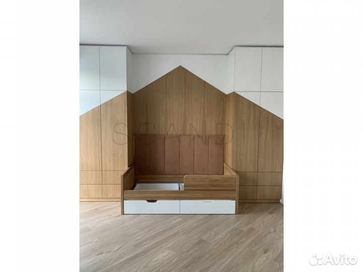 Детская кровать и шкаф