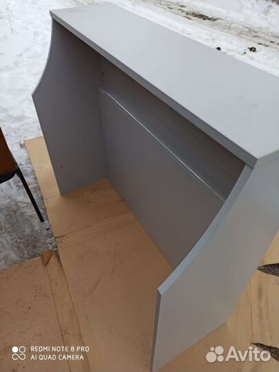 Стойка ресепшн