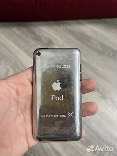 Плеер iPod touch 4