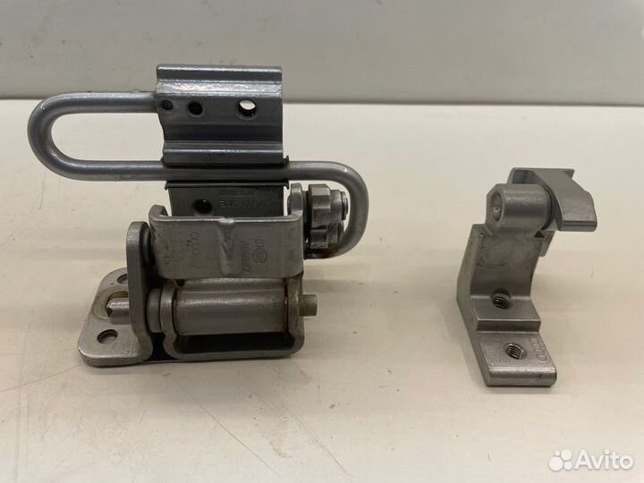 Петля двери Audi A6 C6 2.0 2008