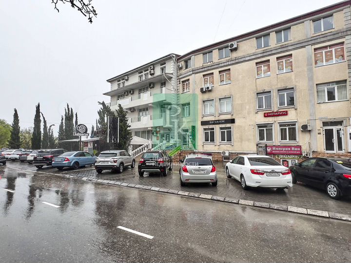 Помещение 106,5 м2 на первой линии Острякова