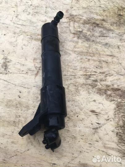 Форсунка омывателя фар VW Jetta 5 правая