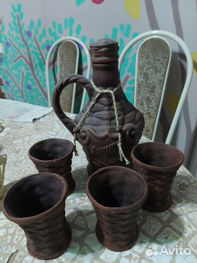 Кувшин и стаканчики