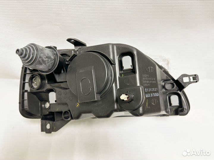 Фара левая Renault Logan 1