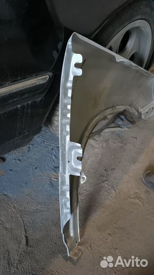 Продам крыло Tiguan