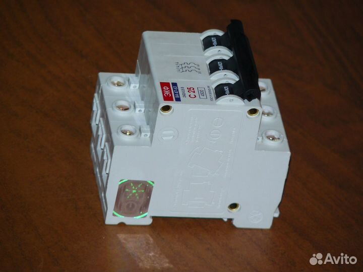 Автоматический выключатель Экф 3P Ва 47-63 С25