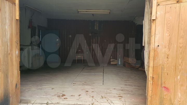 Гараж, > 30 м²