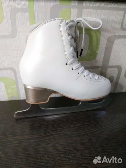 Фигурные коньки edea 220 overture