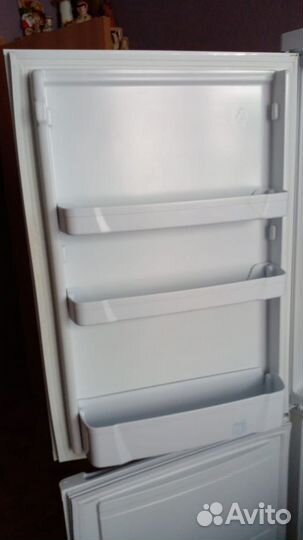 Холодильник Indesit на запчасти самовывоз