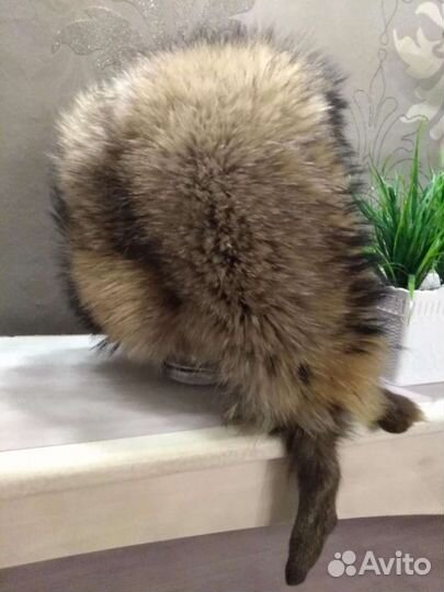 Меховые варежки /шапка енот. Шкурка песца