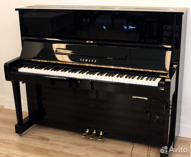 Акустическое пианино Yamaha + аксессуары