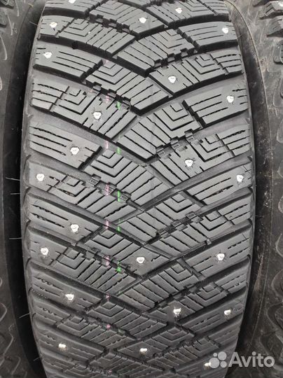 Goodyear UltraGrip Ice Arctic SUV 215/60 R17 100T