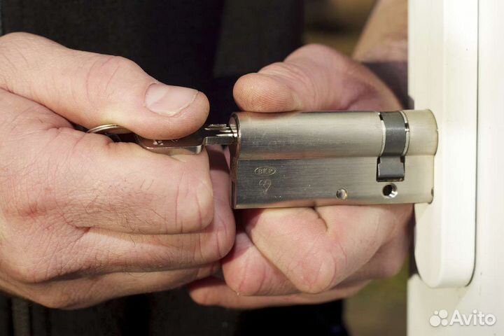 Вскрытие и замена замков
