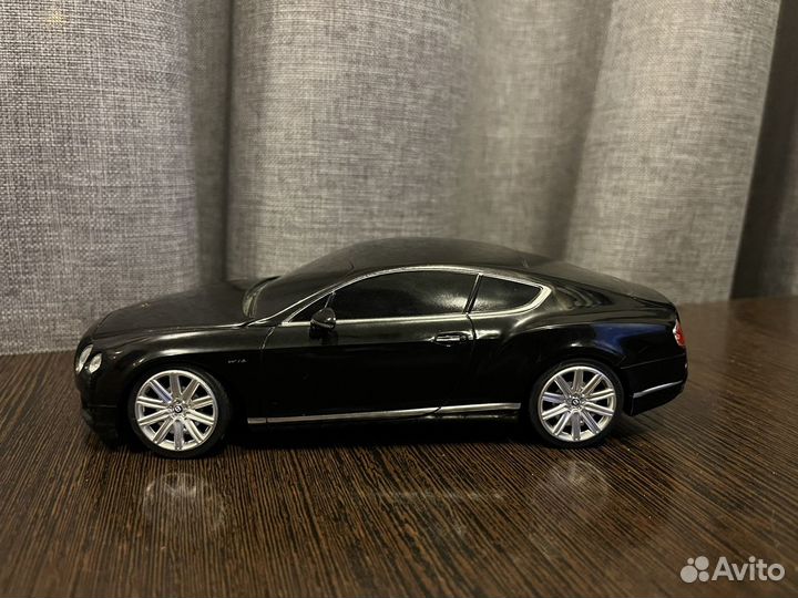 Игрушечная машина на пульте Bentley