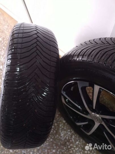 R16 Michelin CrossClimate SUV 215/65, PCD 5x114.3 DIA 67.1