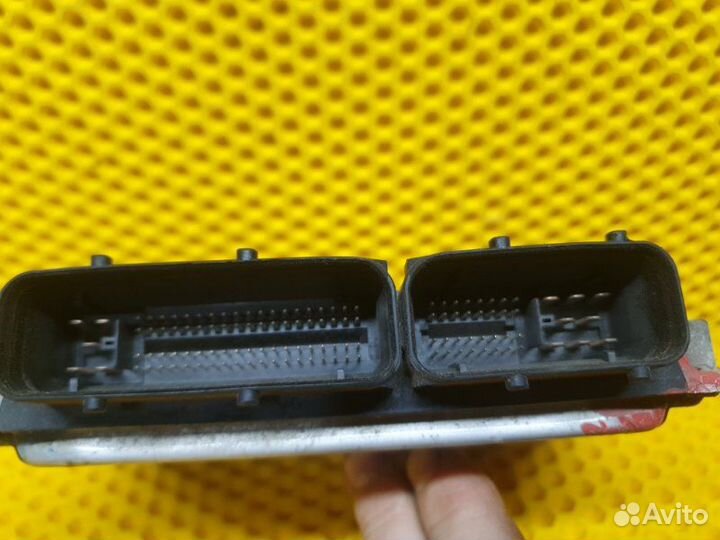 Блок управления двигателем (эбу двс) Volkswagen