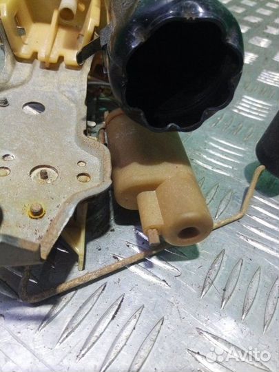 Бензонасос насос топливный Toyota Camry Gracia