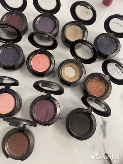 Тени для век