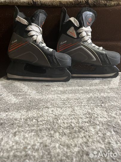 Коньки хоккейные 40 размер