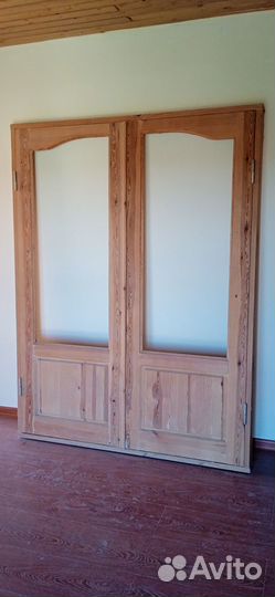 Двери деревянные двухстворчатые