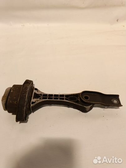 Подушка двигателя Шкода Октавия Тур