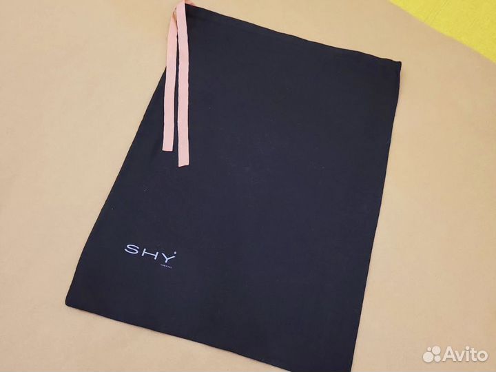 Пыльник SHY 55 40 см черный на завязках