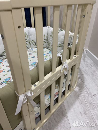 Детская кроватка с матрасом