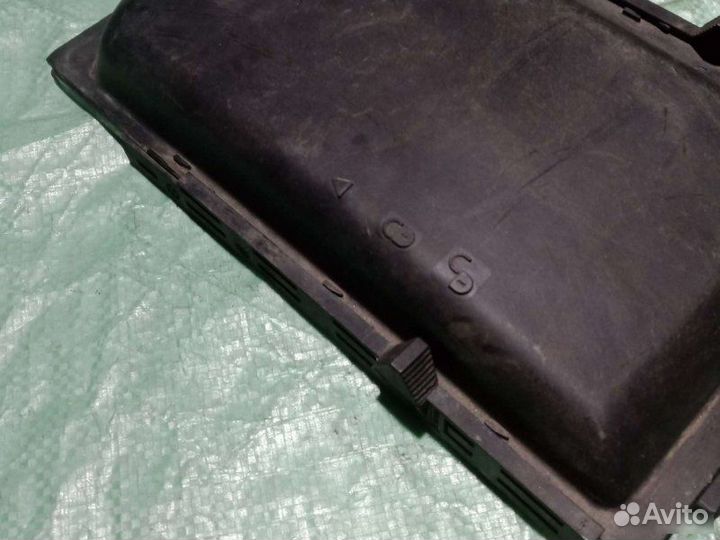 Крышка блока предохранителей Mercedes S-Class W220