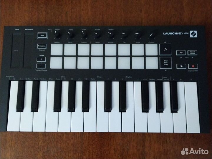 Midi-клавиатура Novation Launchkey Mini MK3