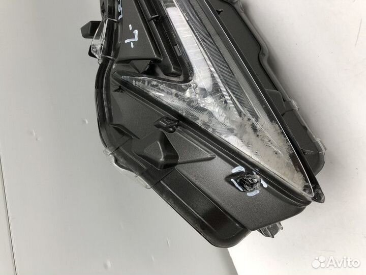 Левая противотуманная фара Lexus NX 1