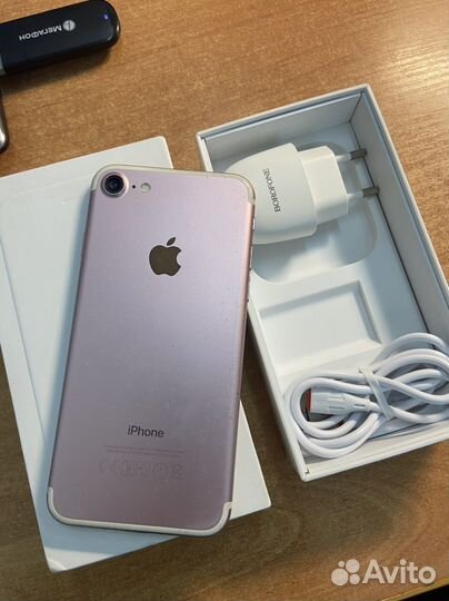 Телефон iPhone 7
