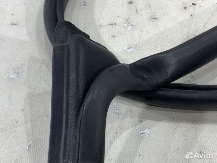 Уплотнитель двери передний правый KIA K5 DL3