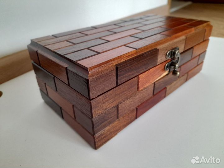 Шкатулка из ценных пород дерева