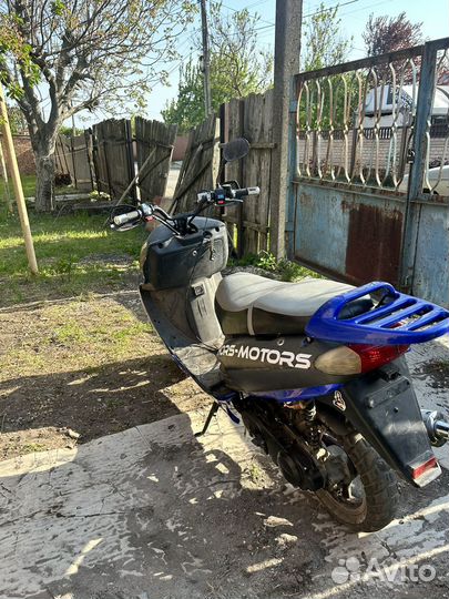 Скутер hors 052