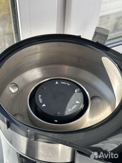 Соковыжималка Kenwood JE 810