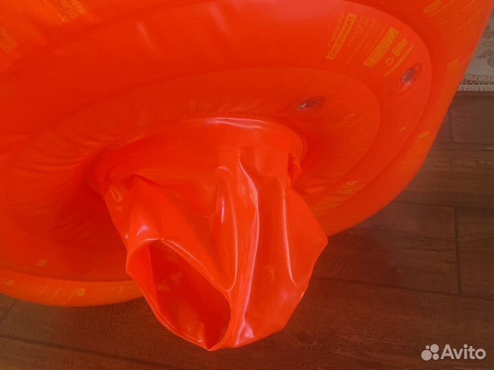 Плавательный круг