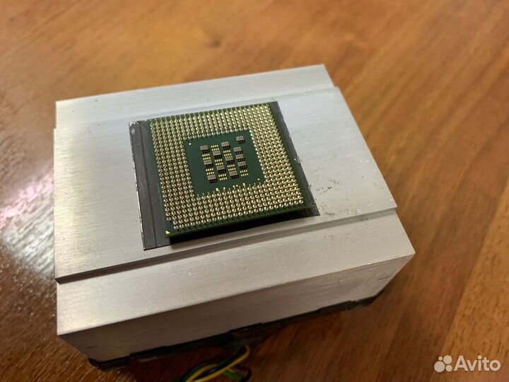 Intel Pentium 4 2,66 GHZ HT 512Kb с Кулером Intel