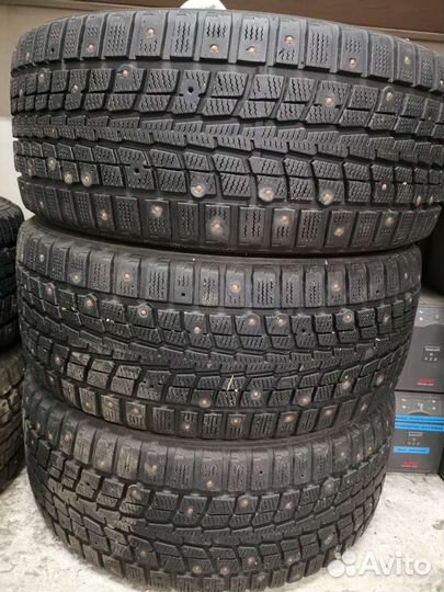 Dunlop SP Winter Ice 01 215/50 R17 95T