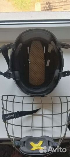 Хоккейный шлем