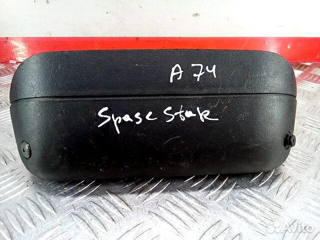 Стоп-сигнал Mitsubishi Space Star 2000 MR245579