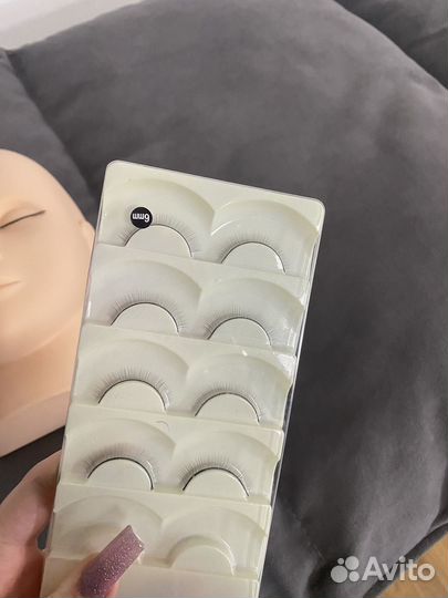 Манекен для наращивания ресниц с ресницами