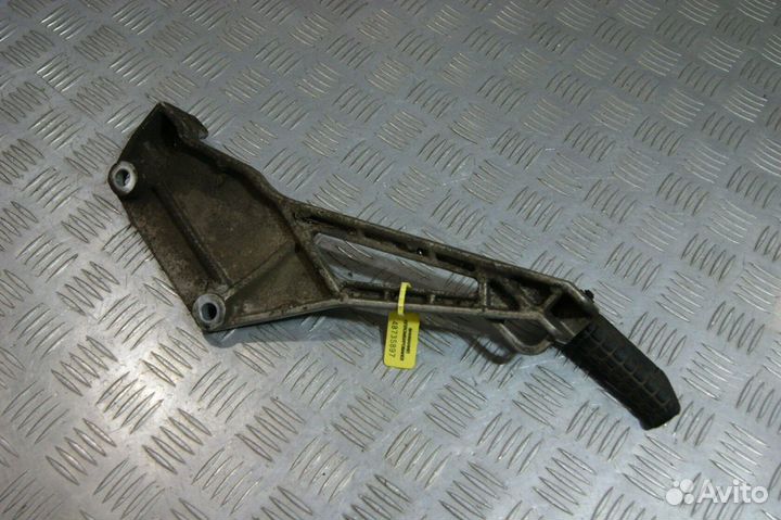 Крепление подножек левое Honda VT250F Xelvis