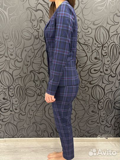 Брючный костюм женский 42