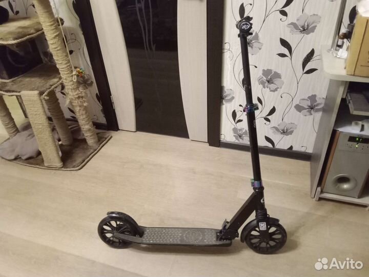 Самокат взрослый с большими колесами