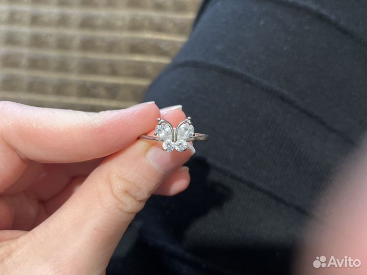 Серебряное кольцо с фианитом