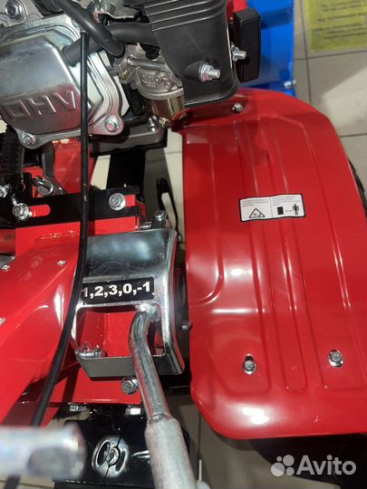 Мотоблок со снегоуборочной насадкой Honda