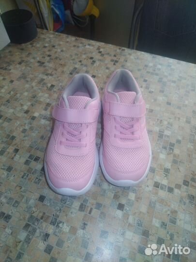 Кроссовки 32