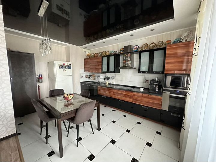 3-к. квартира, 95,2 м², 13/16 эт.