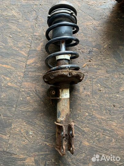 Стойка подвески передняя правая Opel Corsa C