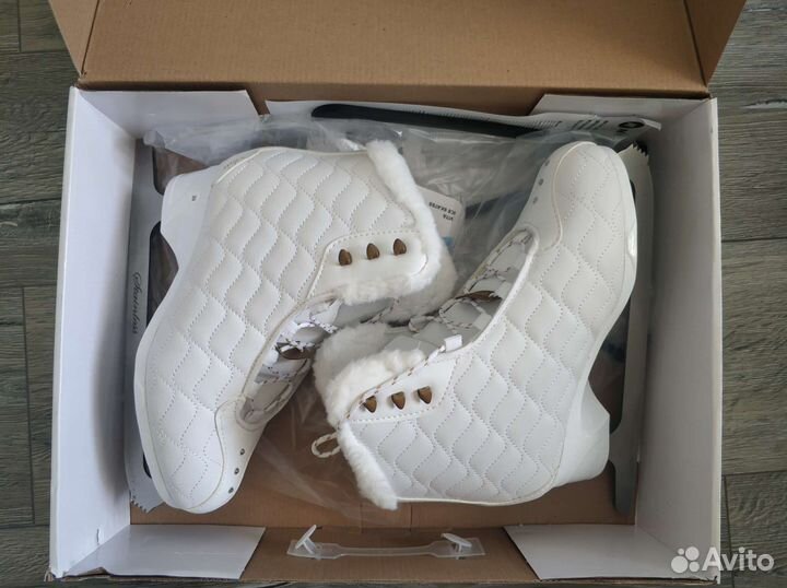 Коньки женские 39